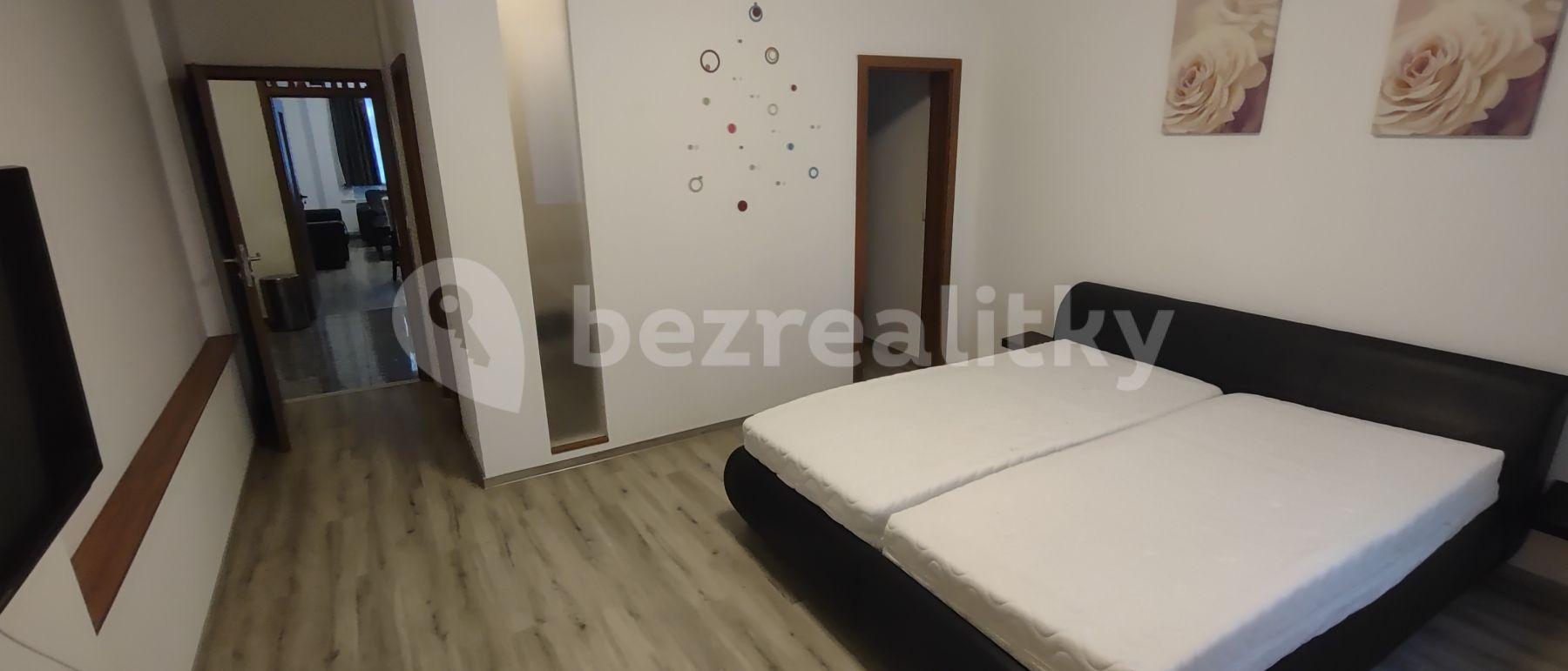 Pronájem bytu 2+kk 63 m², K. Čapka, Karlovy Vary, Karlovarský kraj