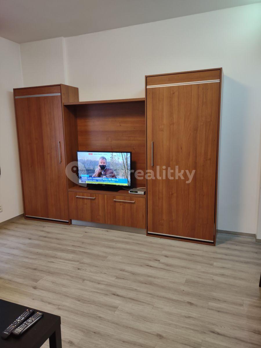 Pronájem bytu 2+kk 63 m², K. Čapka, Karlovy Vary, Karlovarský kraj