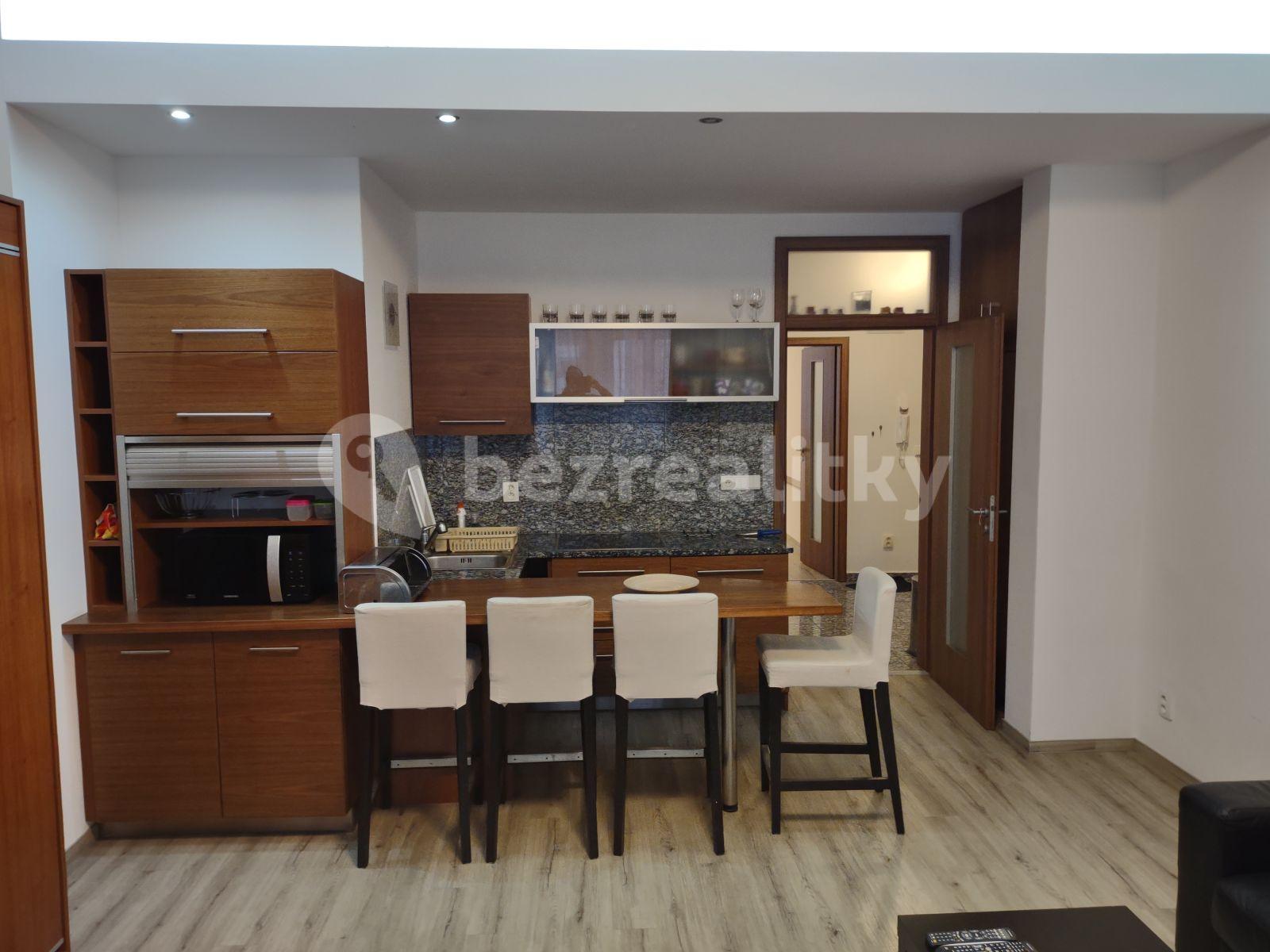 Pronájem bytu 2+kk 63 m², K. Čapka, Karlovy Vary, Karlovarský kraj