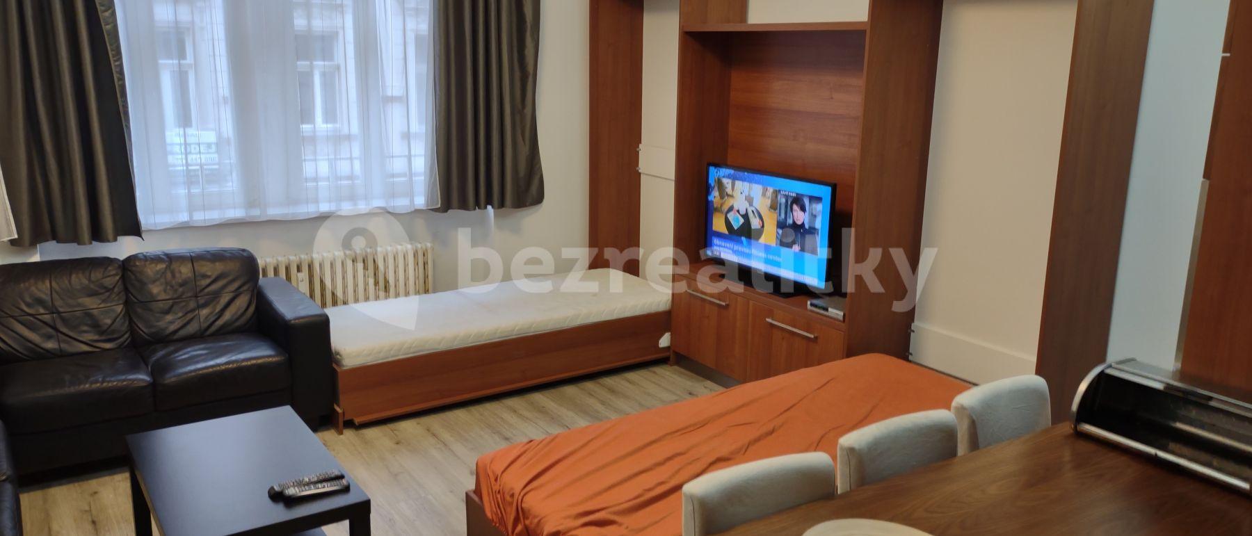 Pronájem bytu 2+kk 63 m², K. Čapka, Karlovy Vary, Karlovarský kraj