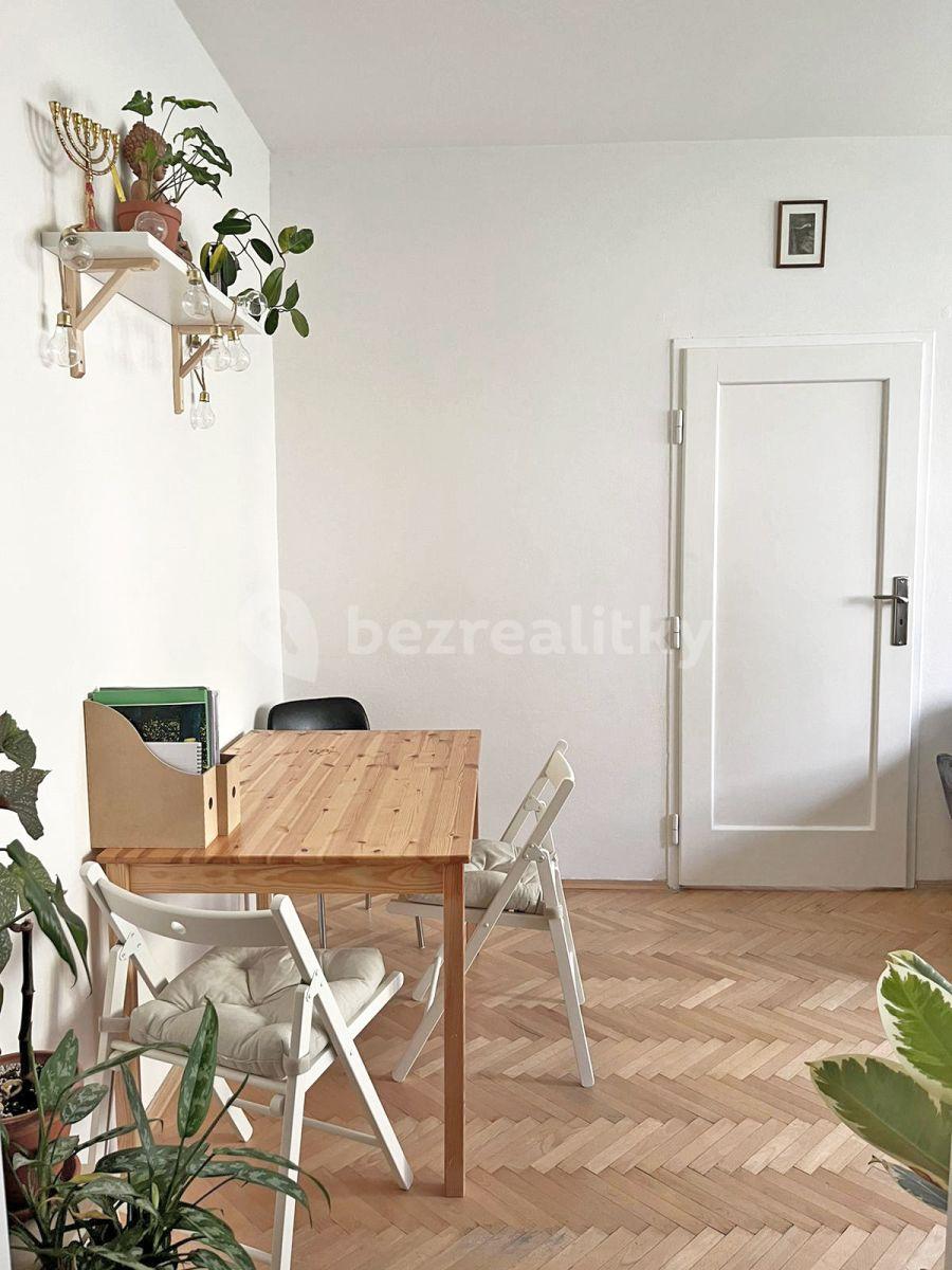 Pronájem bytu 2+kk 56 m², U Městských domů, Praha, Praha