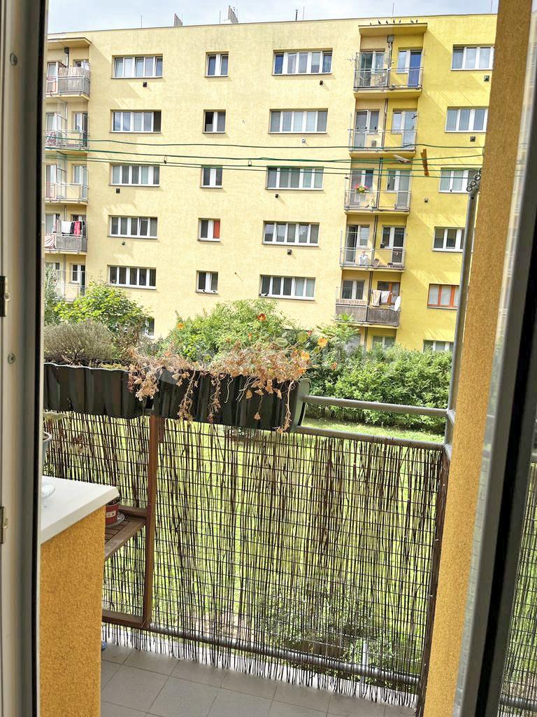 Pronájem bytu 2+kk 56 m², U Městských domů, Praha, Praha