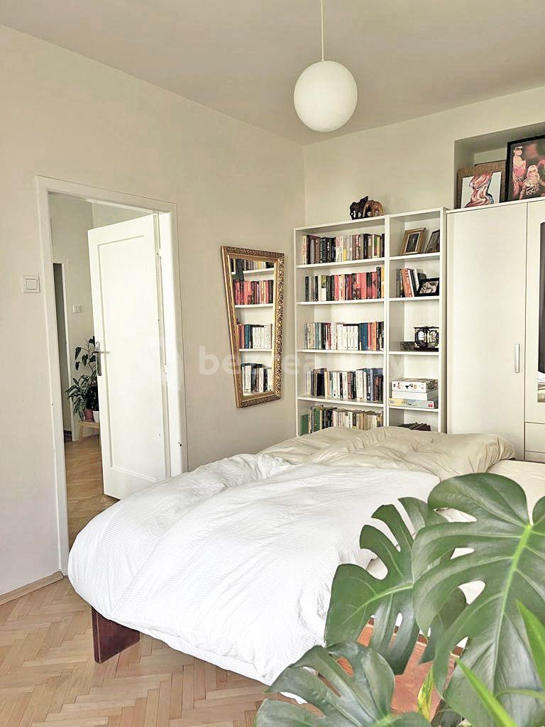 Pronájem bytu 2+kk 56 m², U Městských domů, Praha, Praha