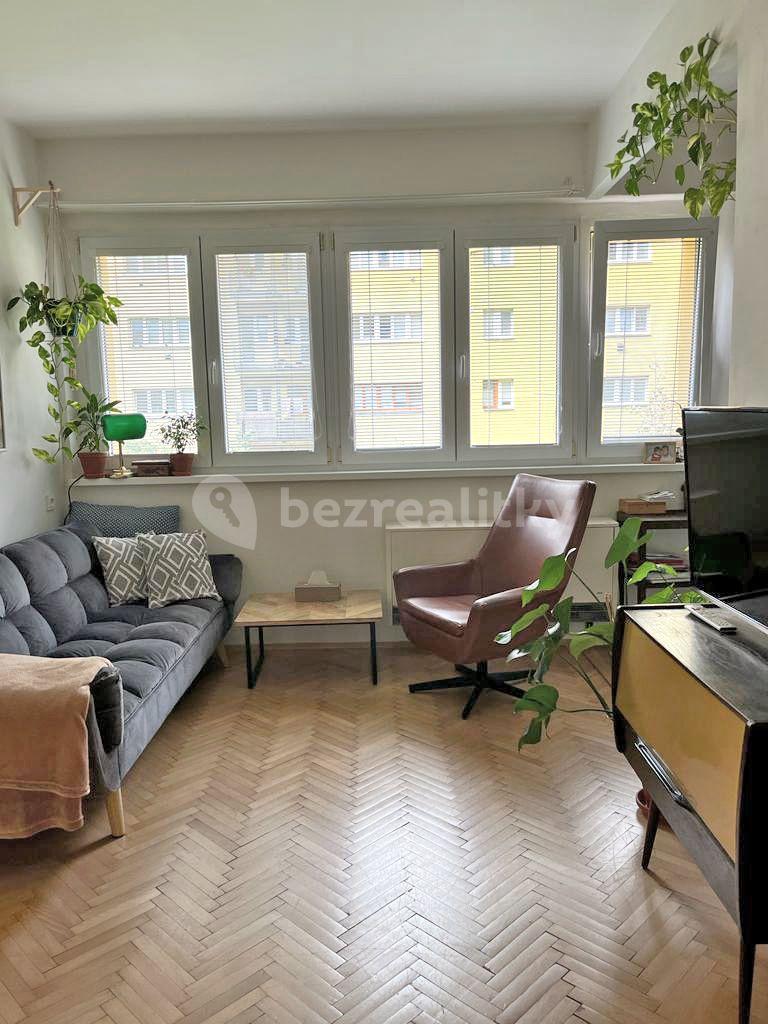 Pronájem bytu 2+kk 56 m², U Městských domů, Praha, Praha