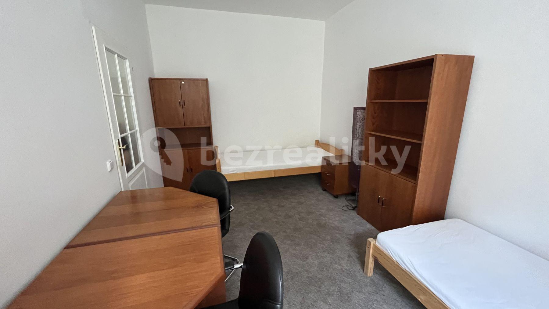 Pronájem bytu 80 m², Cetyňská, Praha, Praha