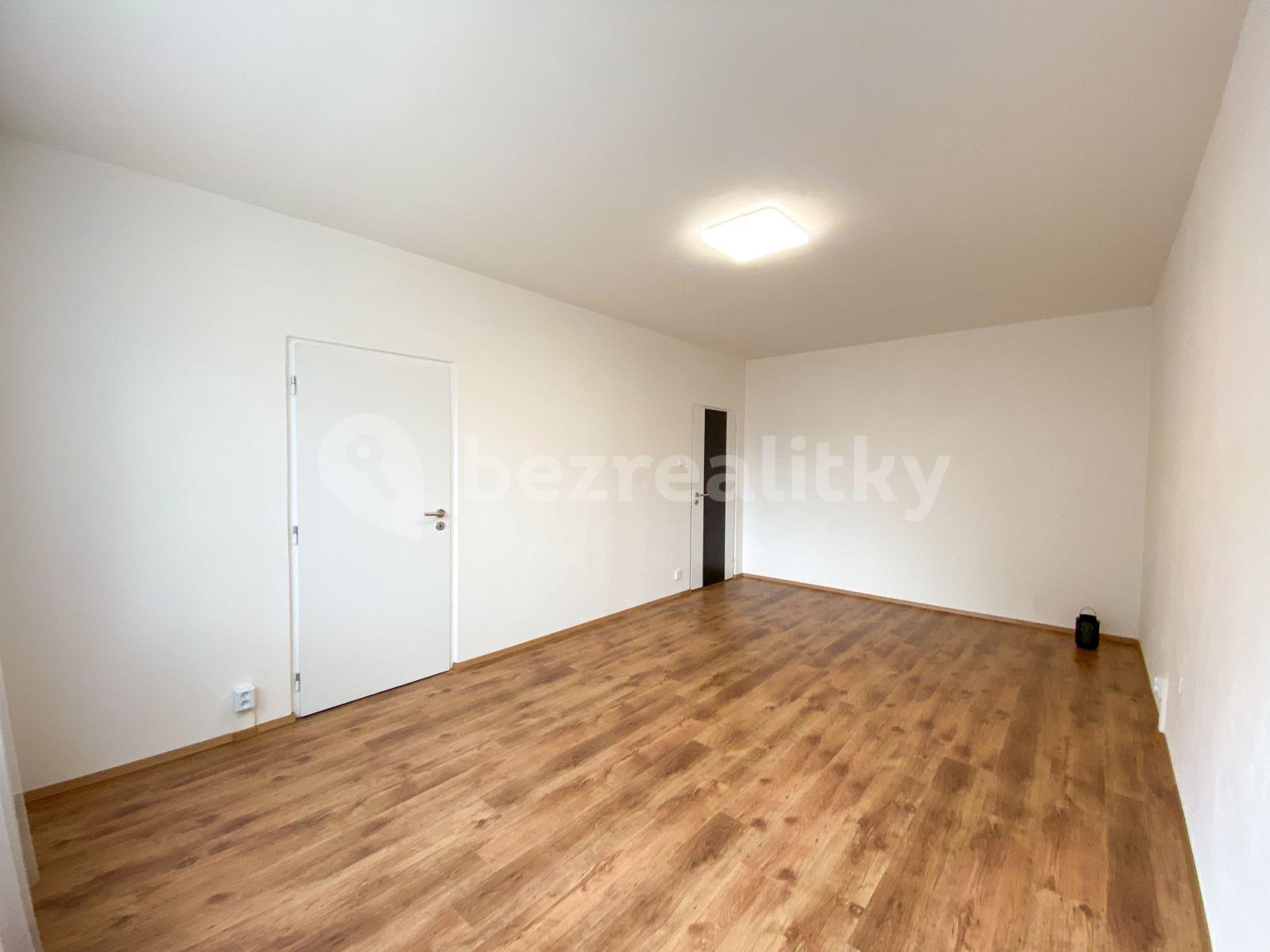 Pronájem bytu 2+1 72 m², U Pivovarské zahrady, Ústí nad Labem, Ústecký kraj