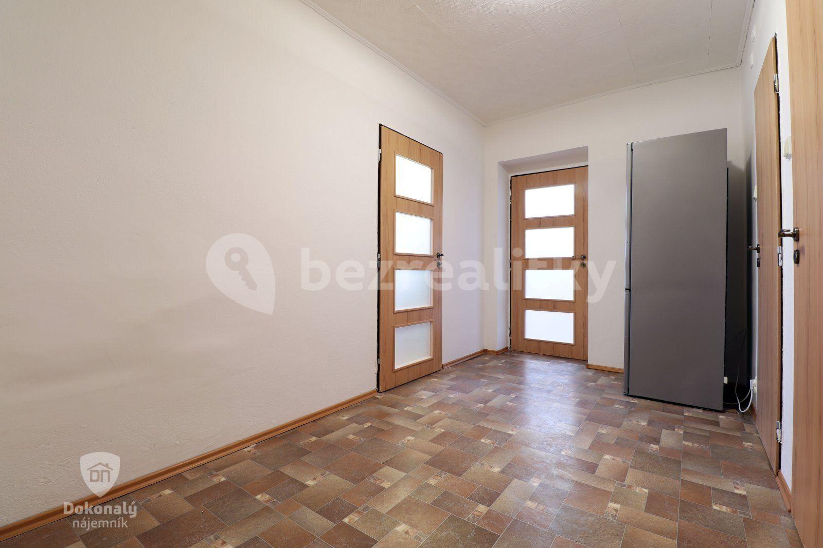 Pronájem bytu 2+1 71 m², náměstí U lípy svobody, Praha, Praha