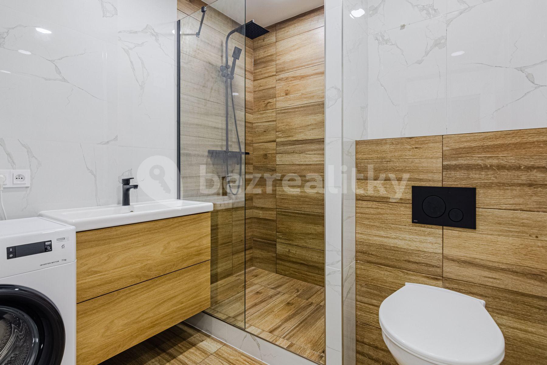 Pronájem bytu 2+kk 42 m², Francouzská, Kladno, Středočeský kraj