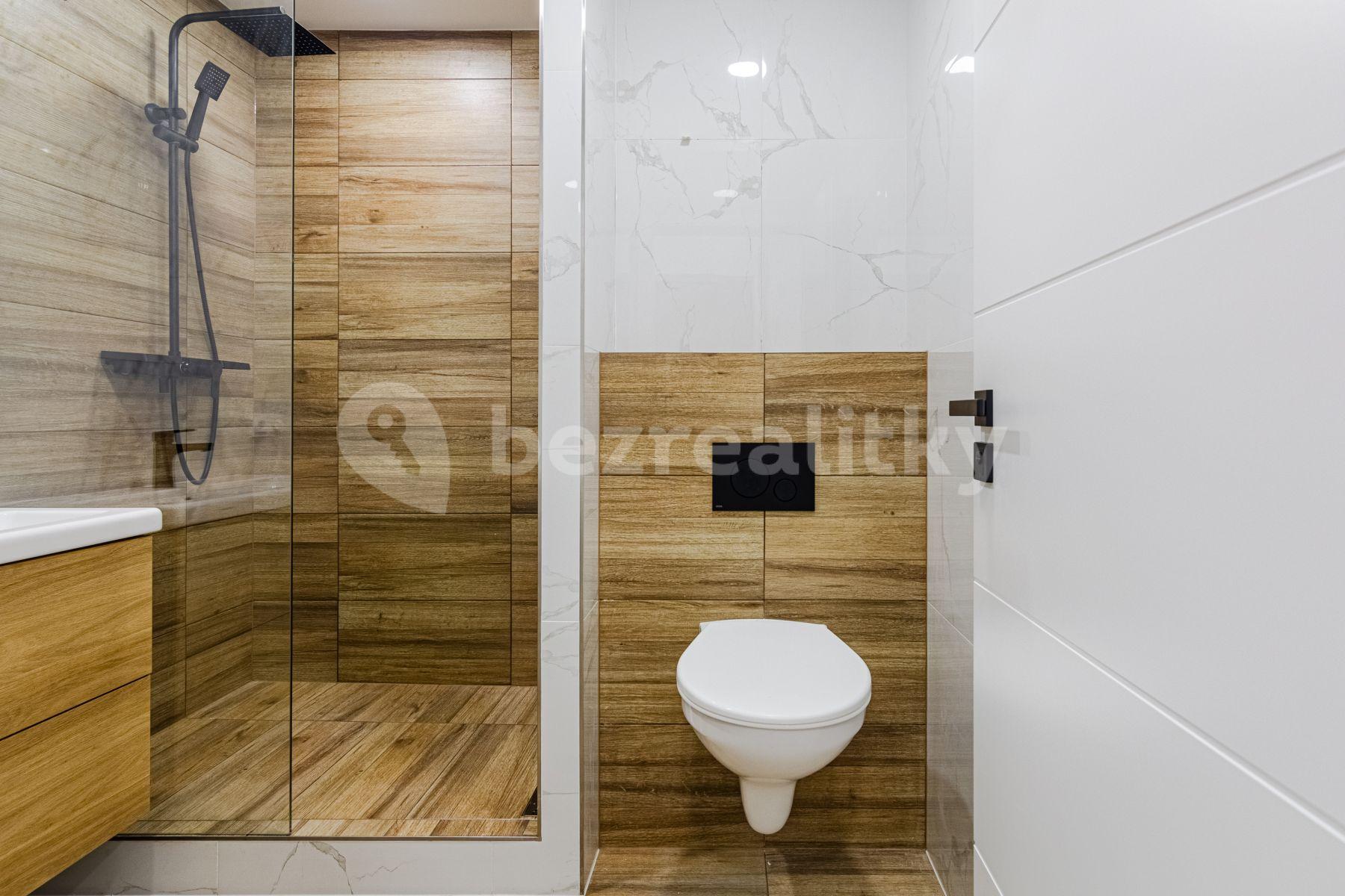 Pronájem bytu 2+kk 42 m², Francouzská, Kladno, Středočeský kraj