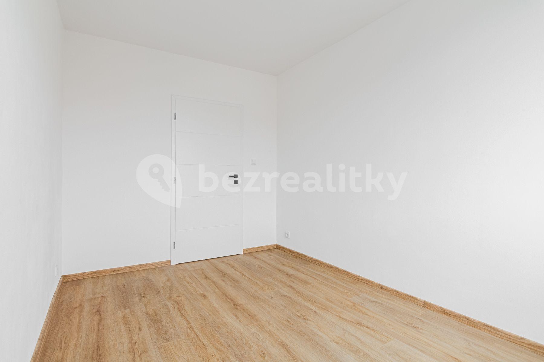 Pronájem bytu 2+kk 42 m², Francouzská, Kladno, Středočeský kraj