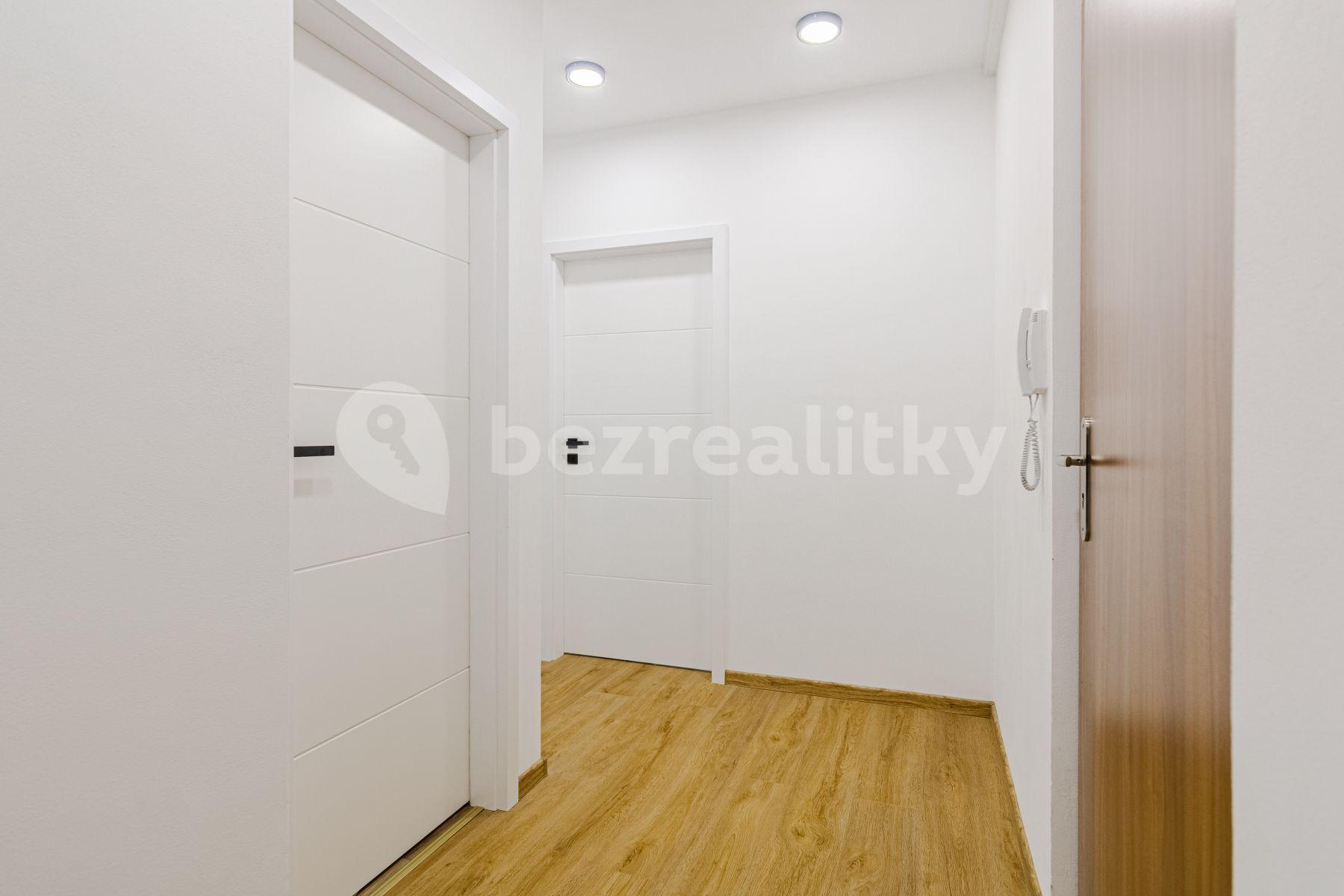 Pronájem bytu 2+kk 42 m², Francouzská, Kladno, Středočeský kraj