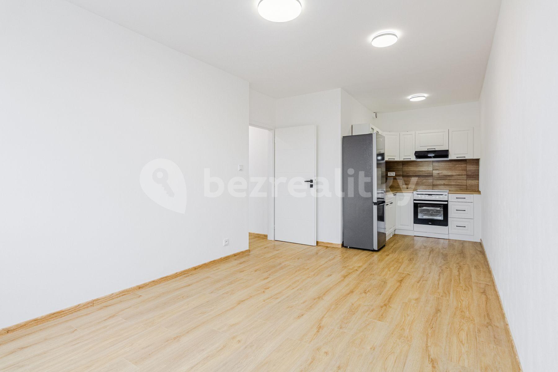 Pronájem bytu 2+kk 42 m², Francouzská, Kladno, Středočeský kraj