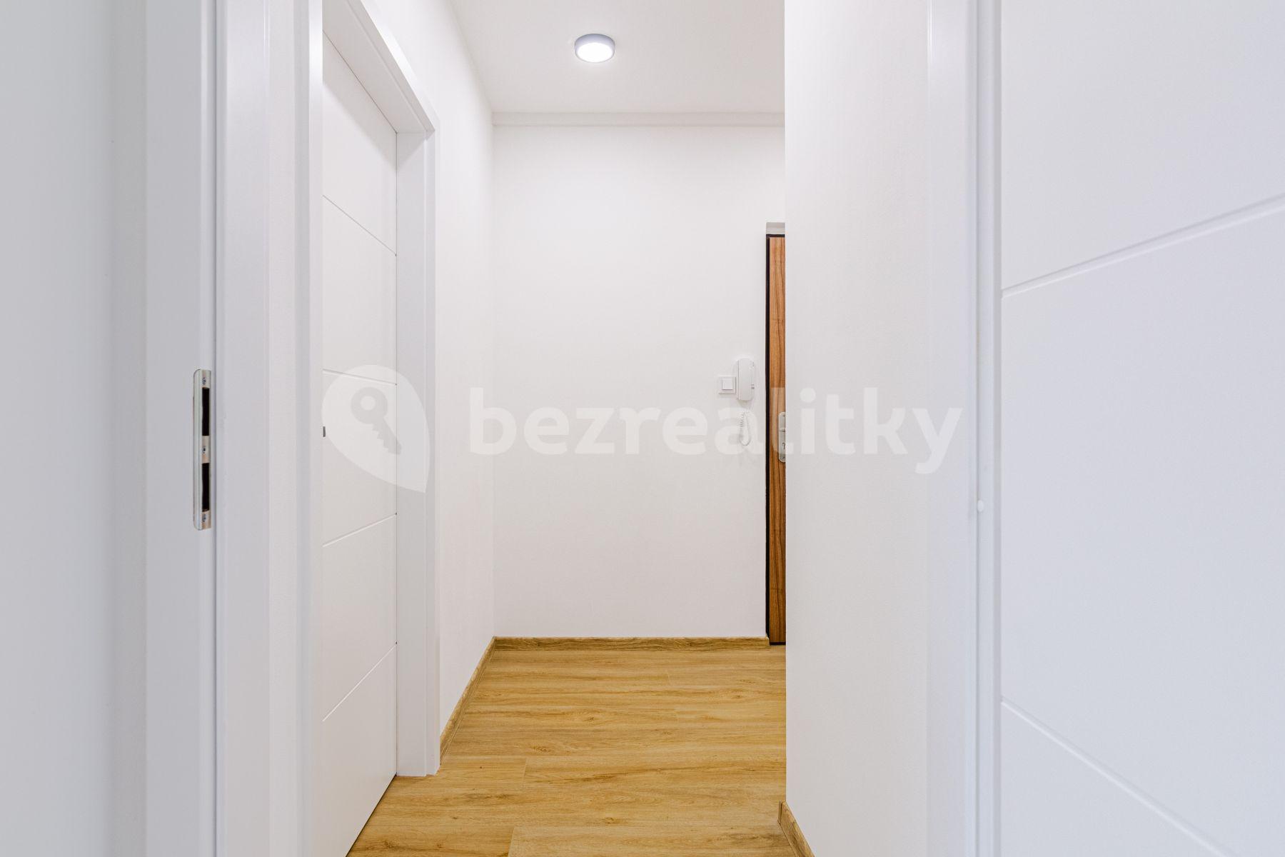 Pronájem bytu 2+kk 42 m², Francouzská, Kladno, Středočeský kraj