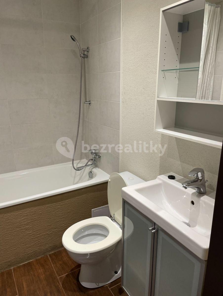 Pronájem bytu 1+1 35 m², Osuského, Petržalka, Bratislavský kraj