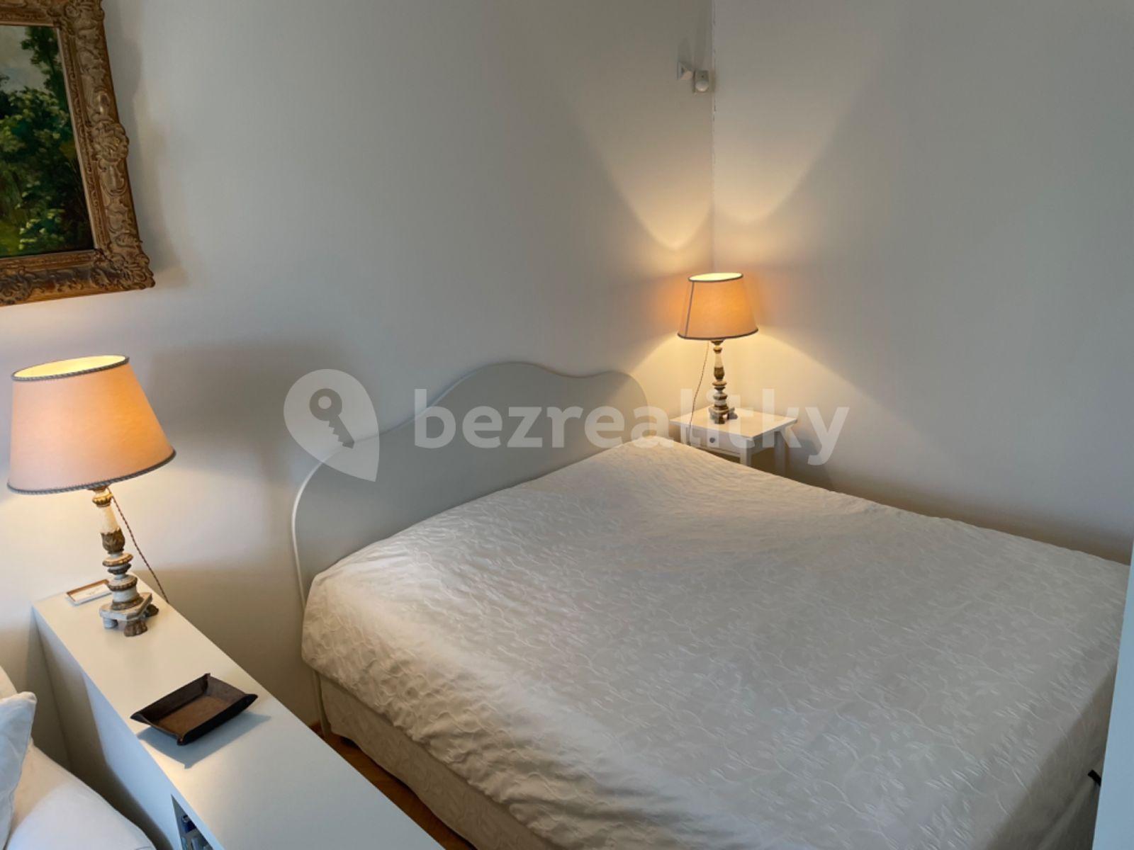 Prodej bytu 1+kk 31 m², Valentinská, Praha, Praha