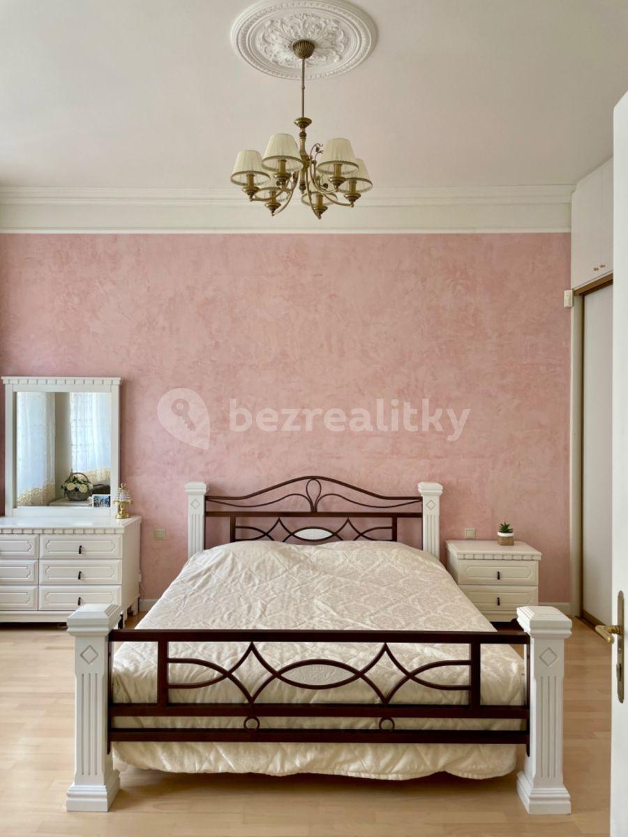 Pronájem bytu 2+kk 56 m², Chodská, Praha, Praha