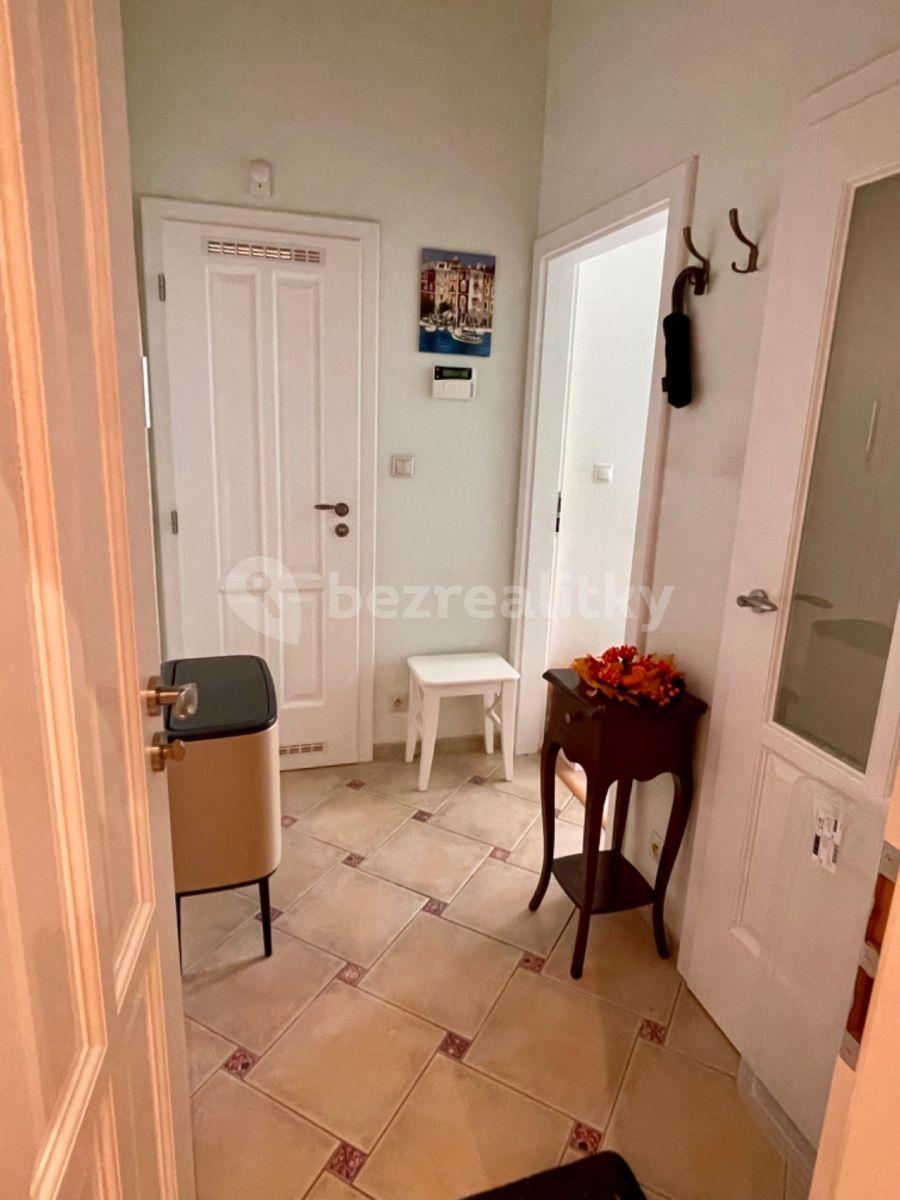 Pronájem bytu 2+kk 56 m², Chodská, Praha, Praha