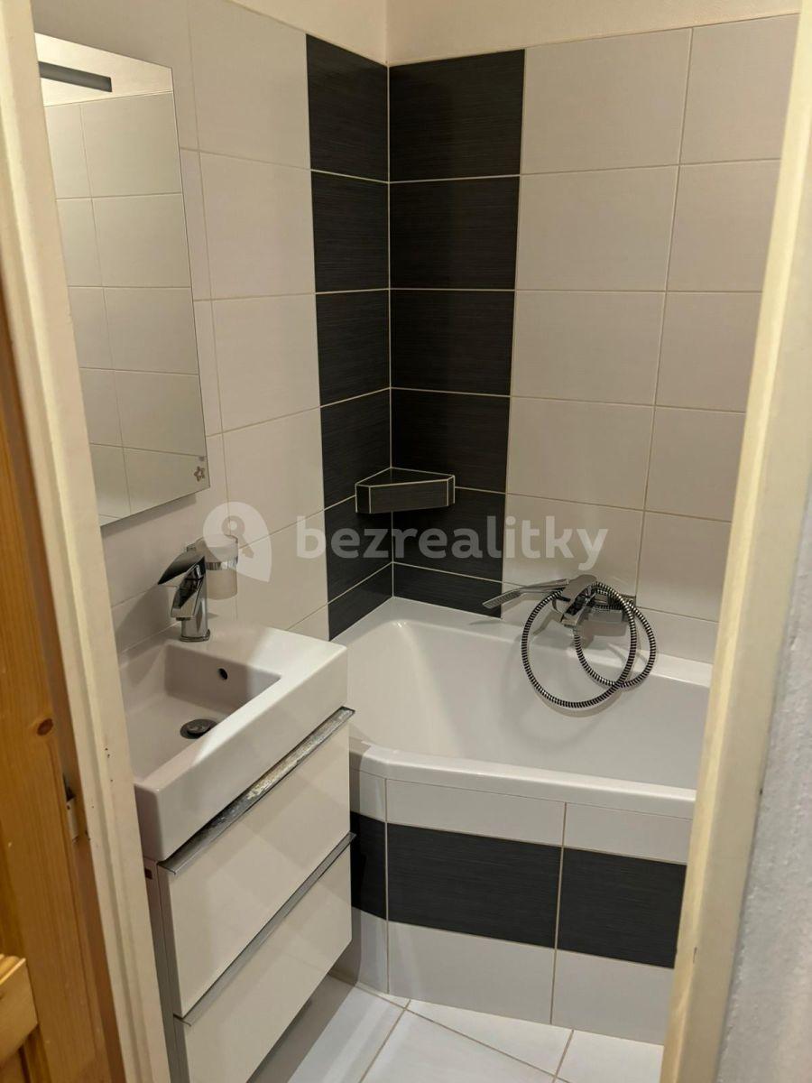 Pronájem bytu 3+1 68 m², Nádražní, Šternberk, Olomoucký kraj