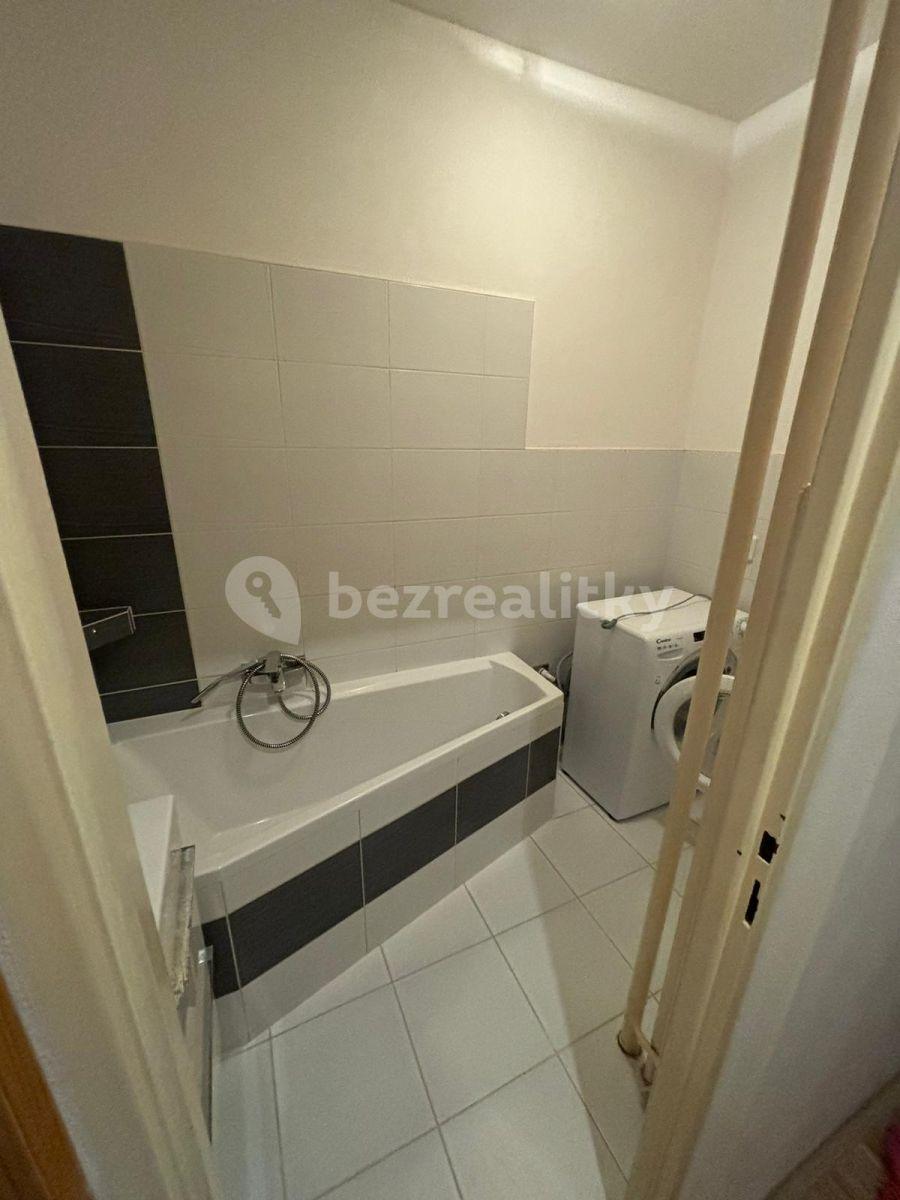 Pronájem bytu 3+1 68 m², Nádražní, Šternberk, Olomoucký kraj