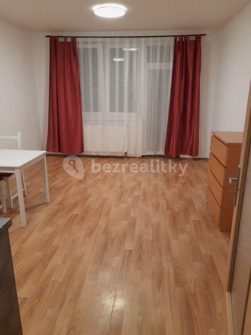 Pronájem bytu 1+kk 38 m², Podkovářská, Praha, Praha