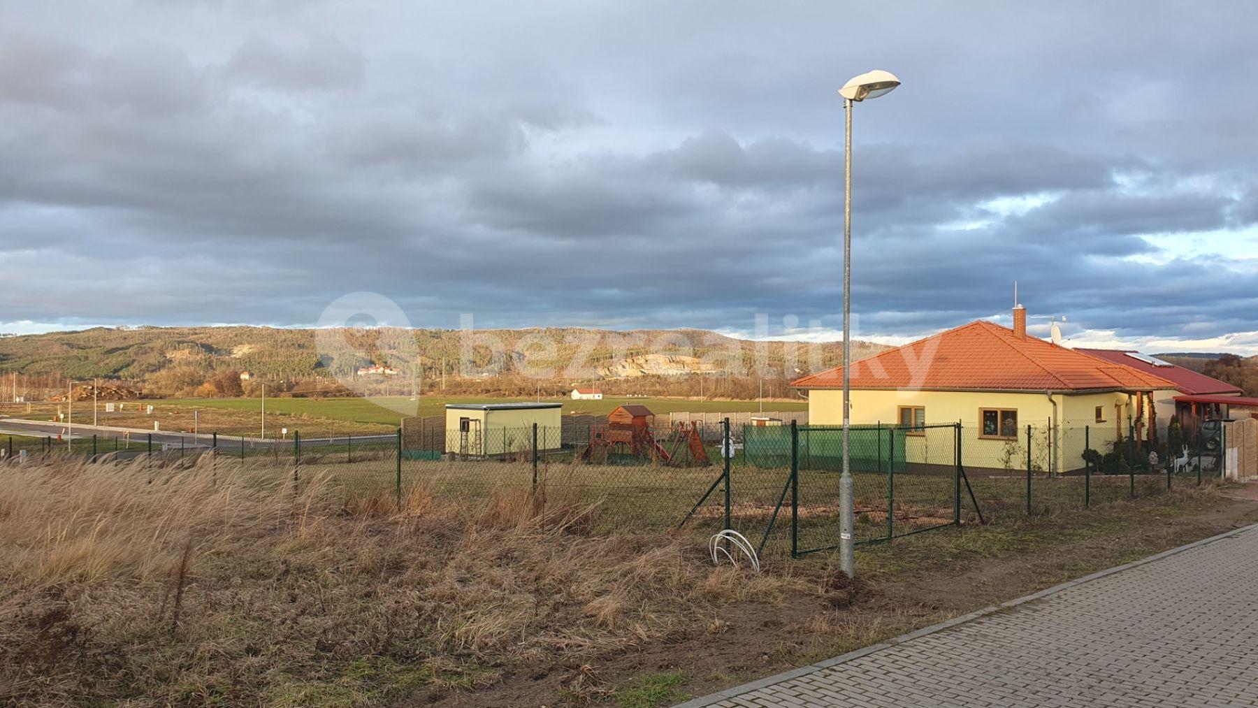 Prodej pozemku 982 m², Lešany, Středočeský kraj