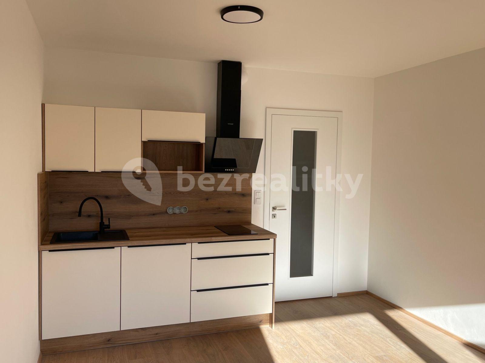 Pronájem bytu 1+kk 36 m², Smilova, Pardubice, Pardubický kraj