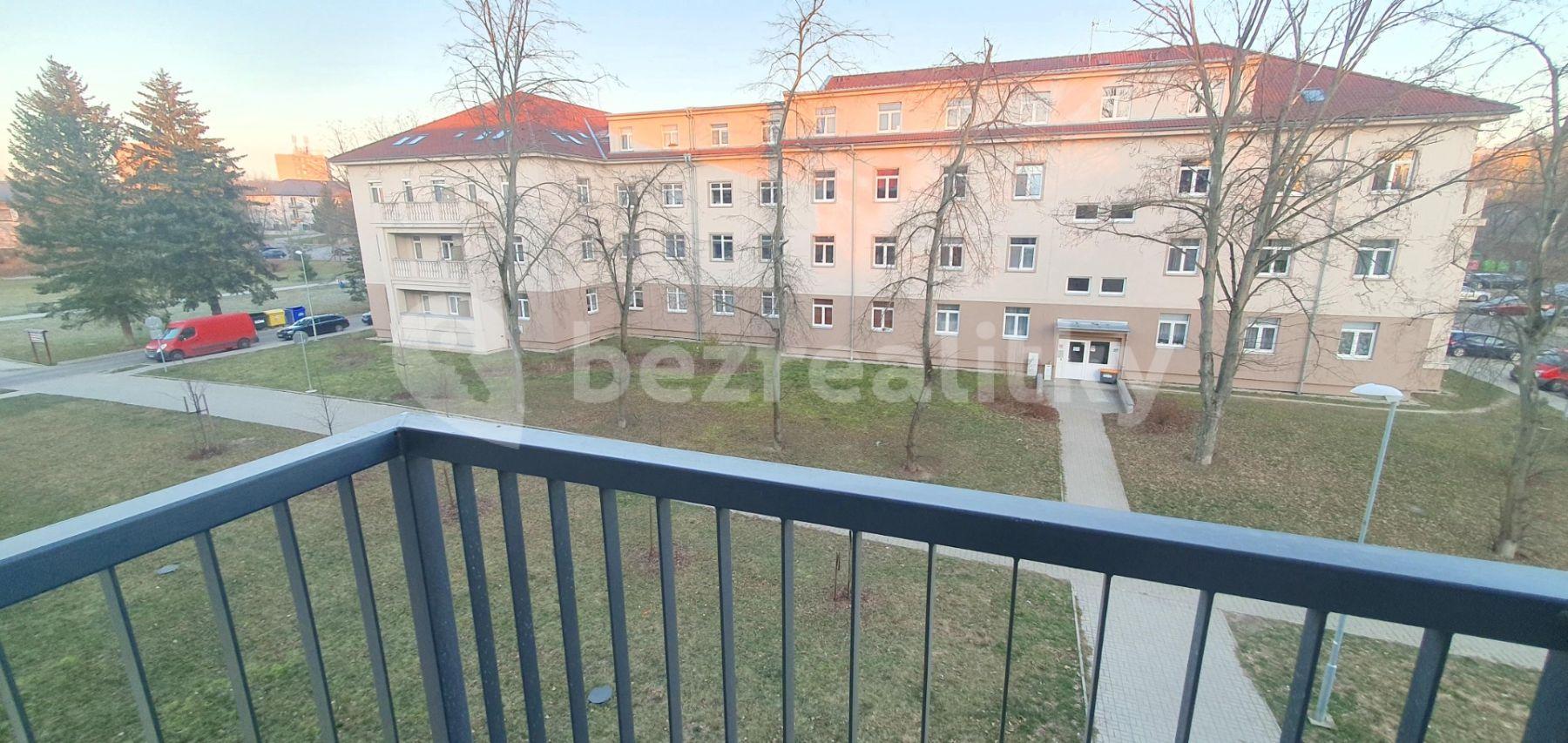 Pronájem bytu 1+kk 28 m², Slepá, Milovice, Středočeský kraj