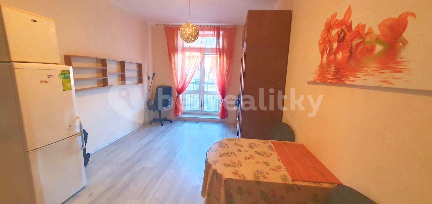 Pronájem bytu 1+kk 28 m², Slepá, Milovice, Středočeský kraj