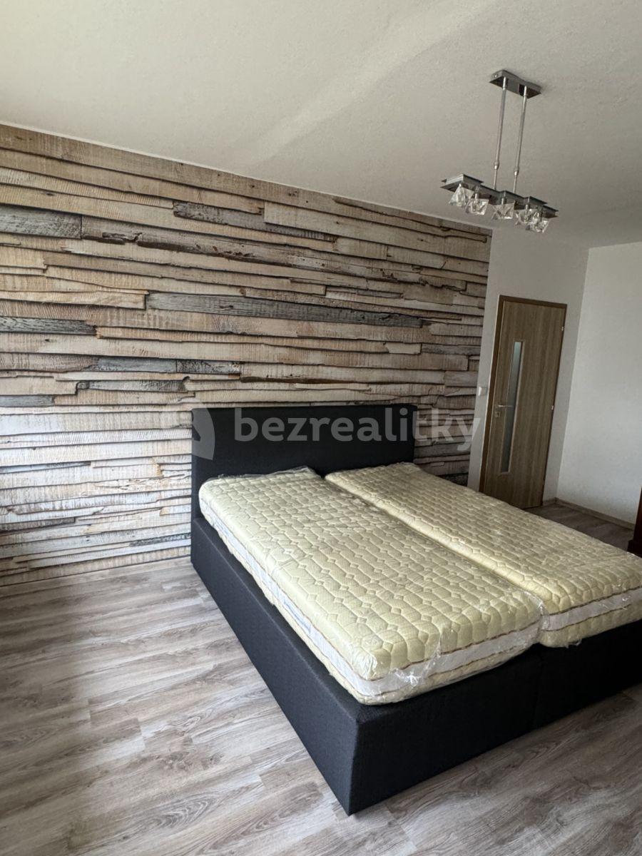 Pronájem bytu 2+1 63 m², Karla Čapka, Krupka, Ústecký kraj