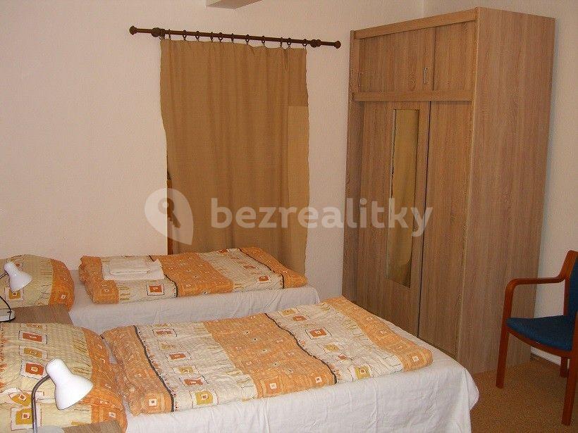 Pronájem bytu 1+kk 27 m², Ke Stírce, Praha, Praha