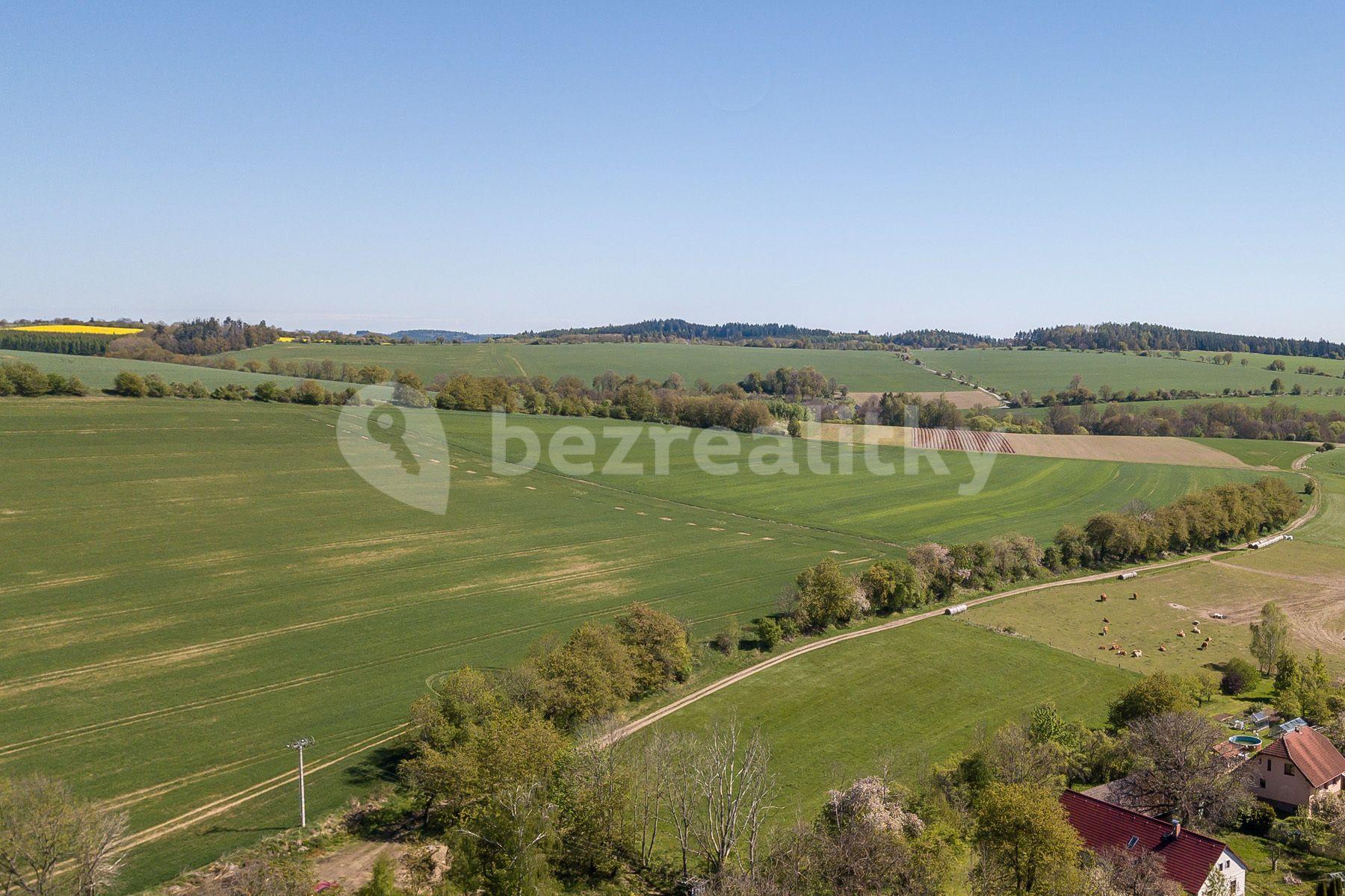 Prodej pozemku 2.322 m², Bořetice, Neustupov, Středočeský kraj