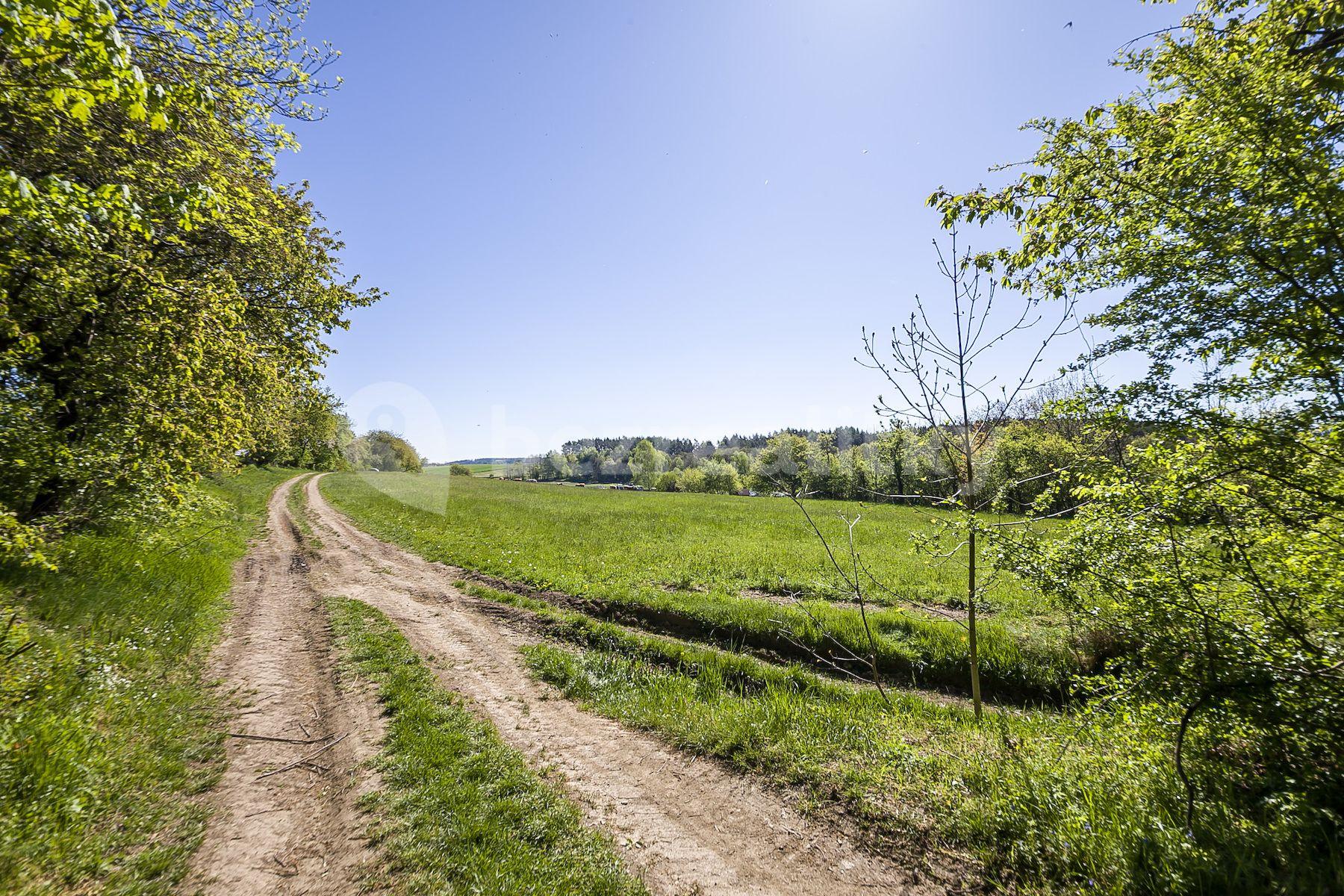 Prodej pozemku 2.322 m², Bořetice, Neustupov, Středočeský kraj