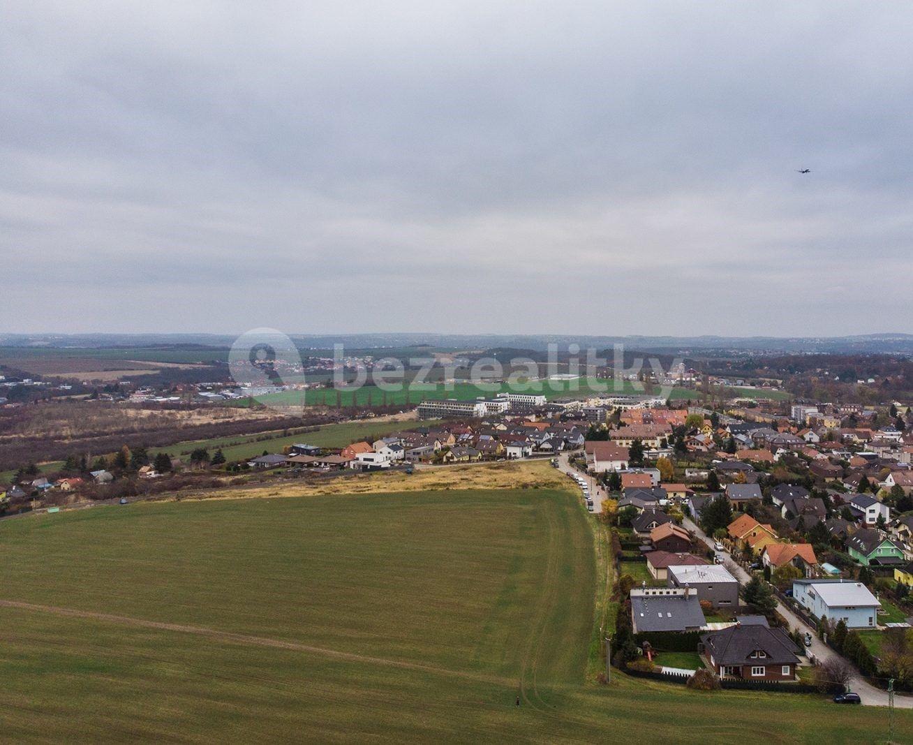 Prodej pozemku 21.479 m², Západní, Horoměřice, Středočeský kraj