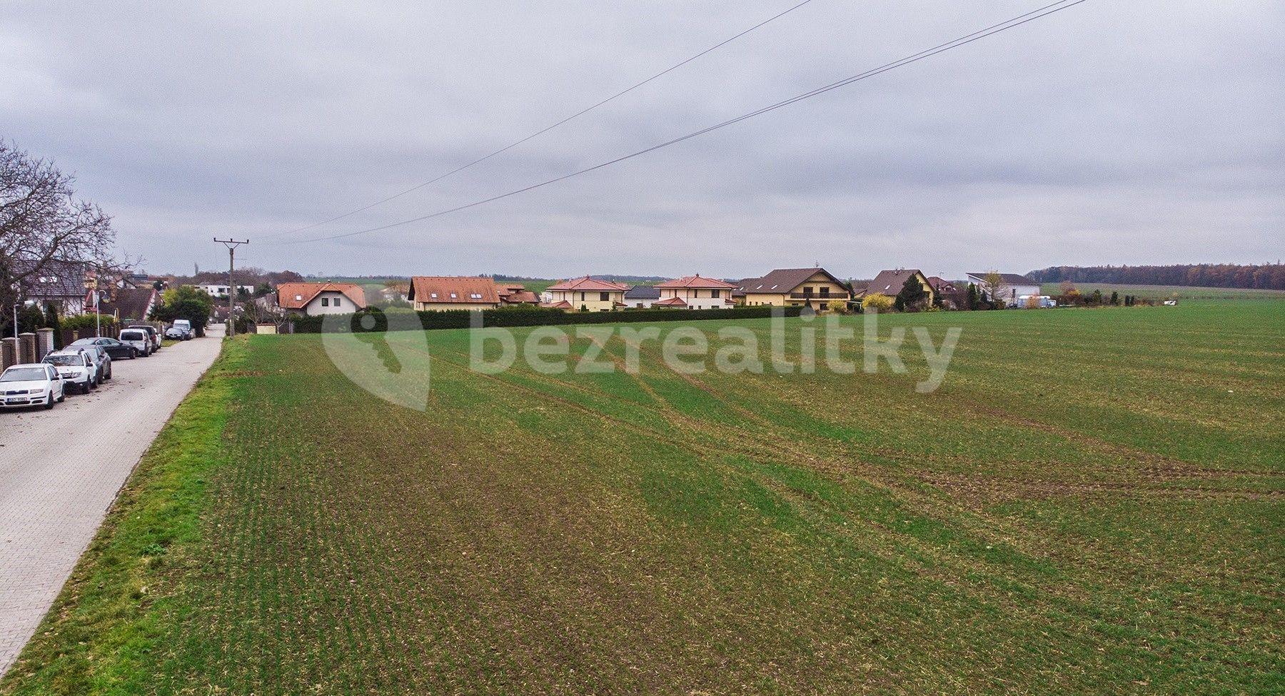 Prodej pozemku 21.479 m², Západní, Horoměřice, Středočeský kraj