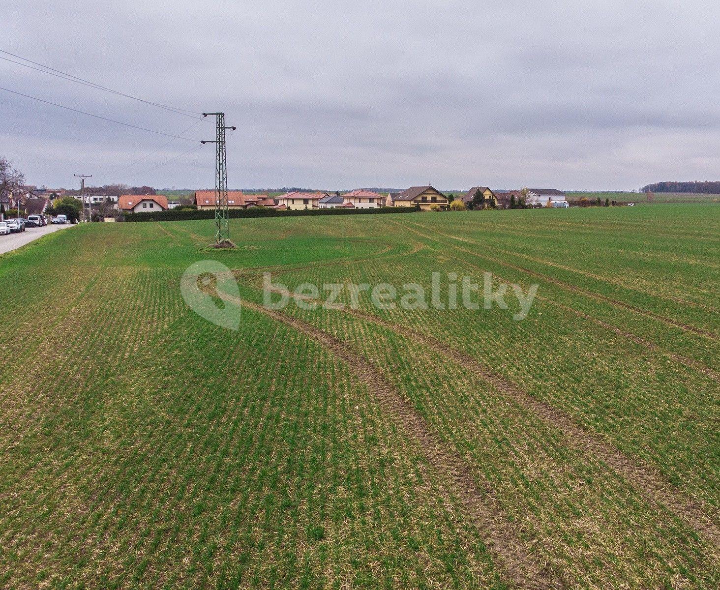 Prodej pozemku 21.479 m², Západní, Horoměřice, Středočeský kraj