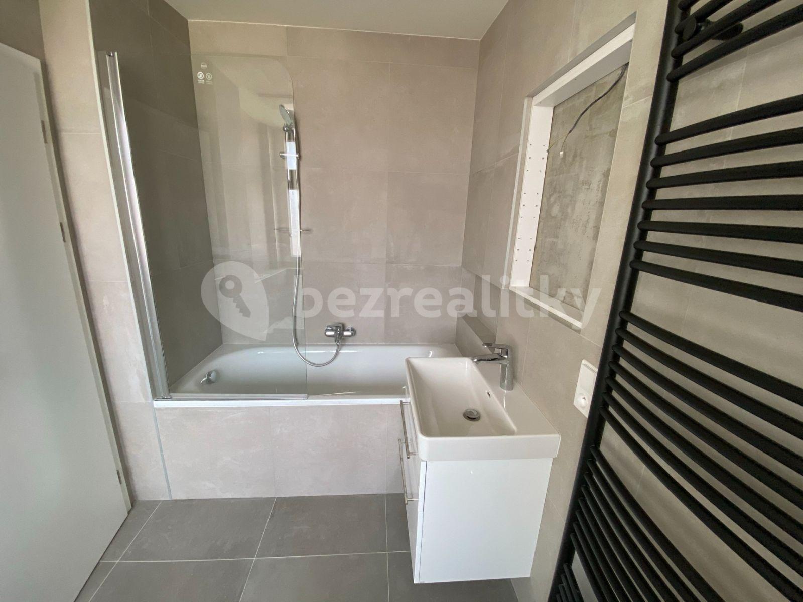 Pronájem bytu 2+kk 57 m², Šaldova, Praha, Praha