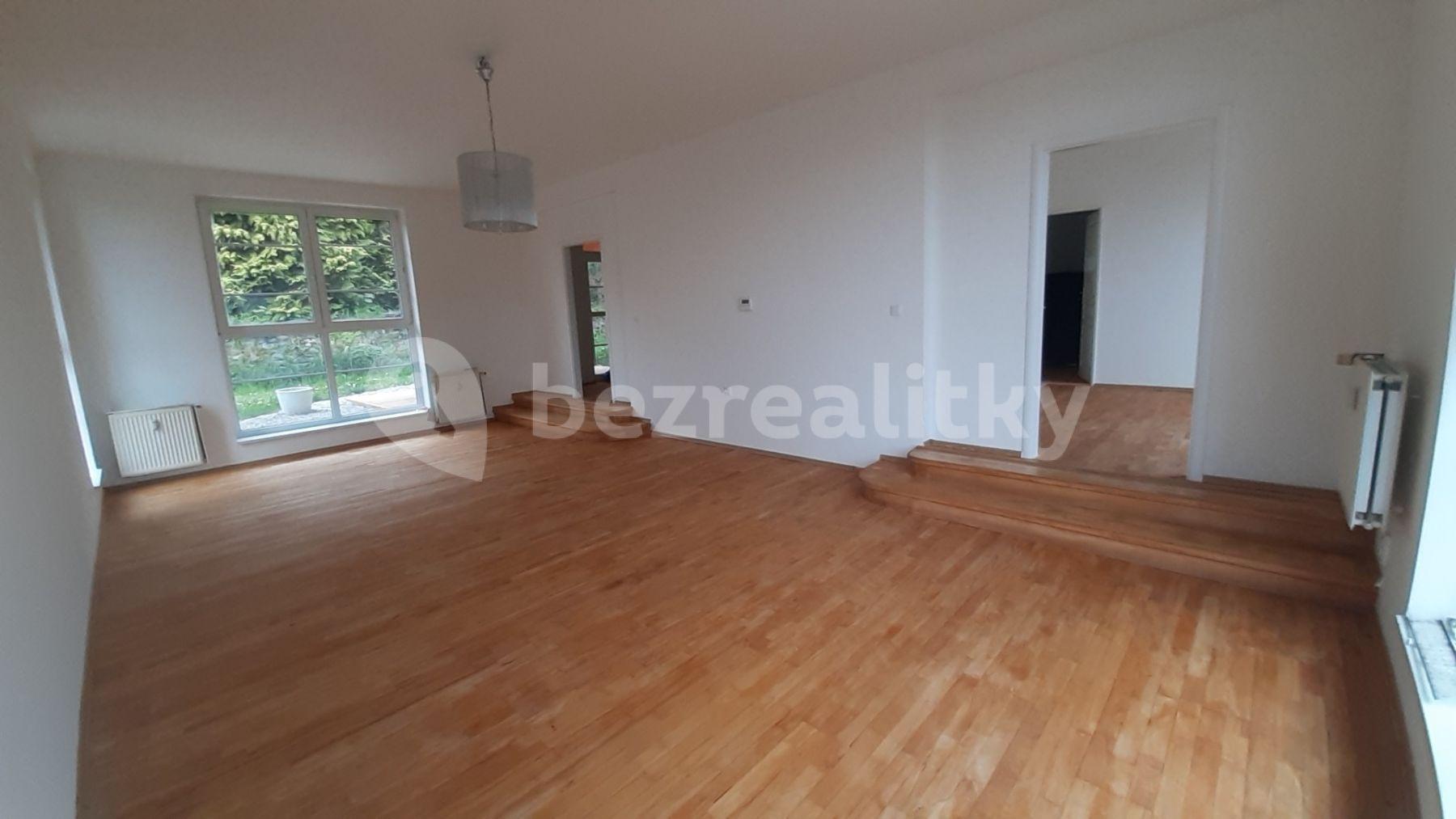 Pronájem bytu 4+1 100 m², Dubnická, Praha, Praha