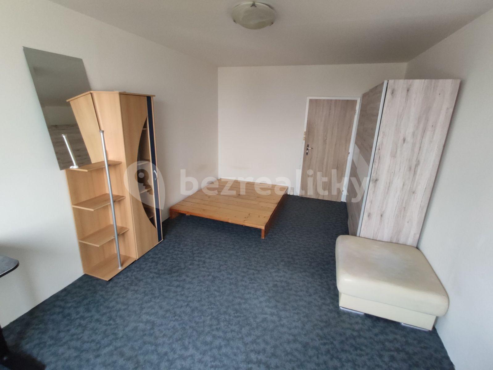 Pronájem bytu 3+1 85 m², Pod Lipami, Praha, Praha