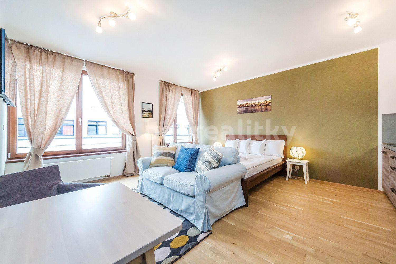 Pronájem bytu 1+kk 30 m², V Háji, Praha, Praha