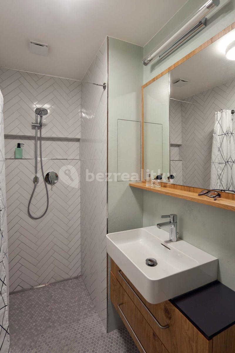 Pronájem bytu 1+kk 35 m², Krásného, Praha, Praha