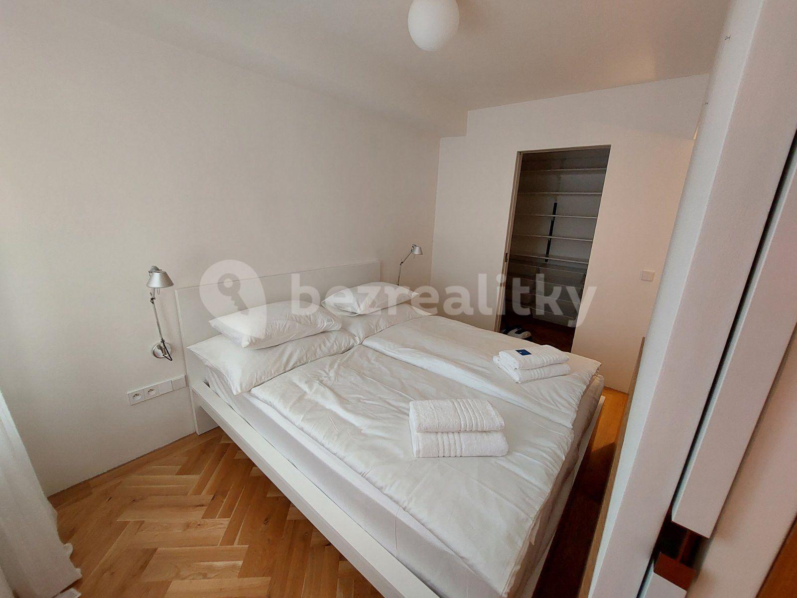 Pronájem bytu 1+kk 35 m², Krásného, Praha, Praha