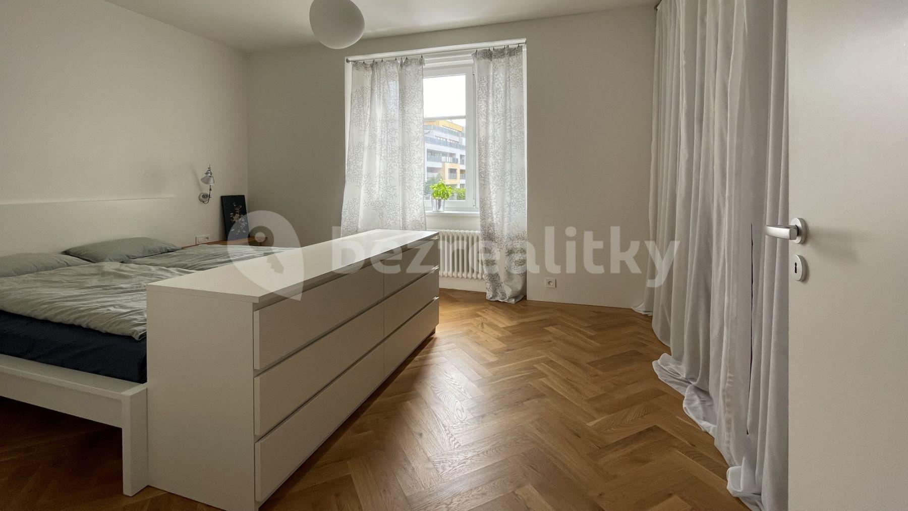 Pronájem bytu 2+kk 45 m², Pod dvorem, Praha, Praha