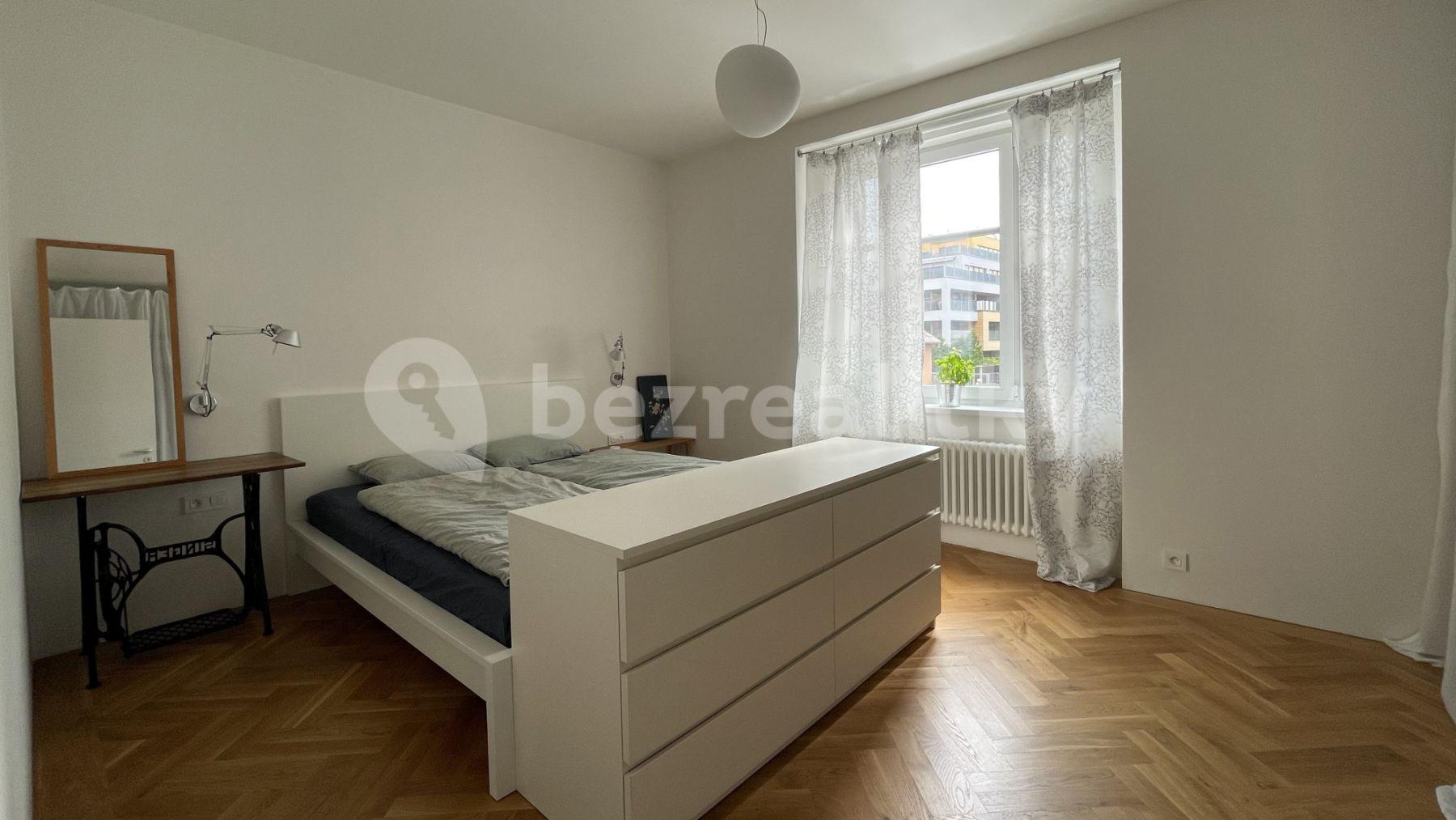 Pronájem bytu 2+kk 45 m², Pod dvorem, Praha, Praha