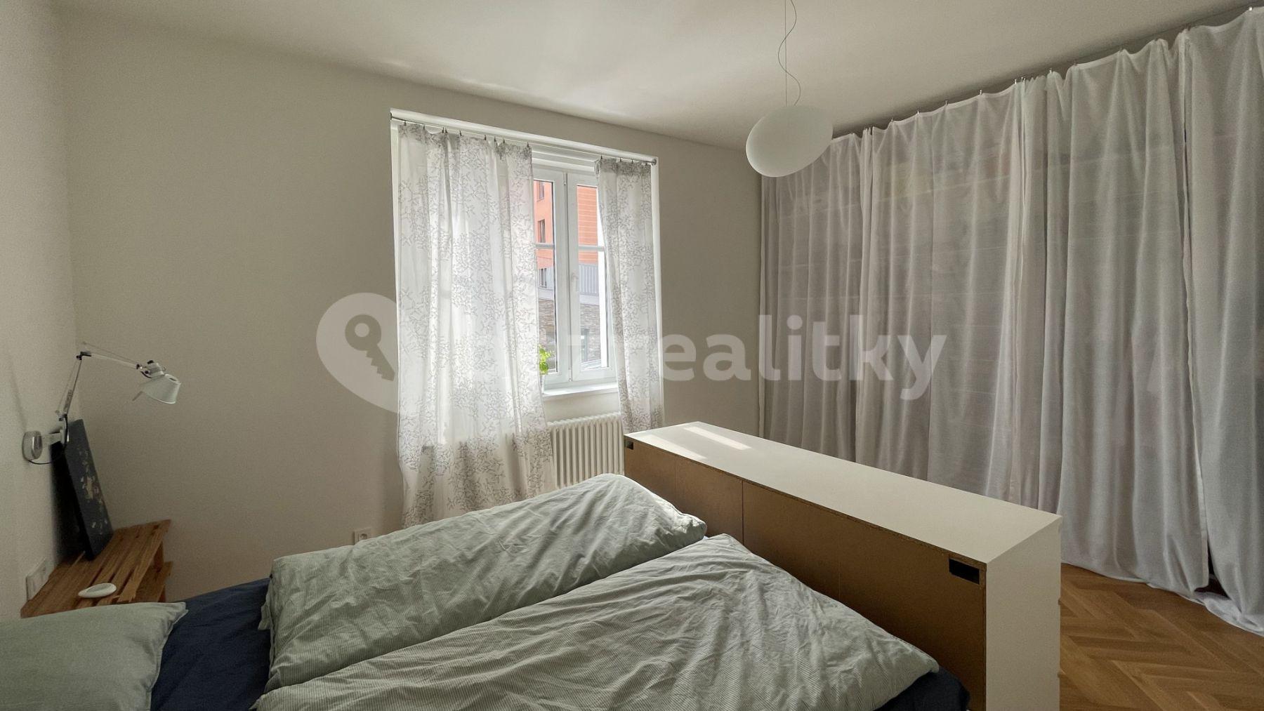 Pronájem bytu 2+kk 45 m², Pod dvorem, Praha, Praha