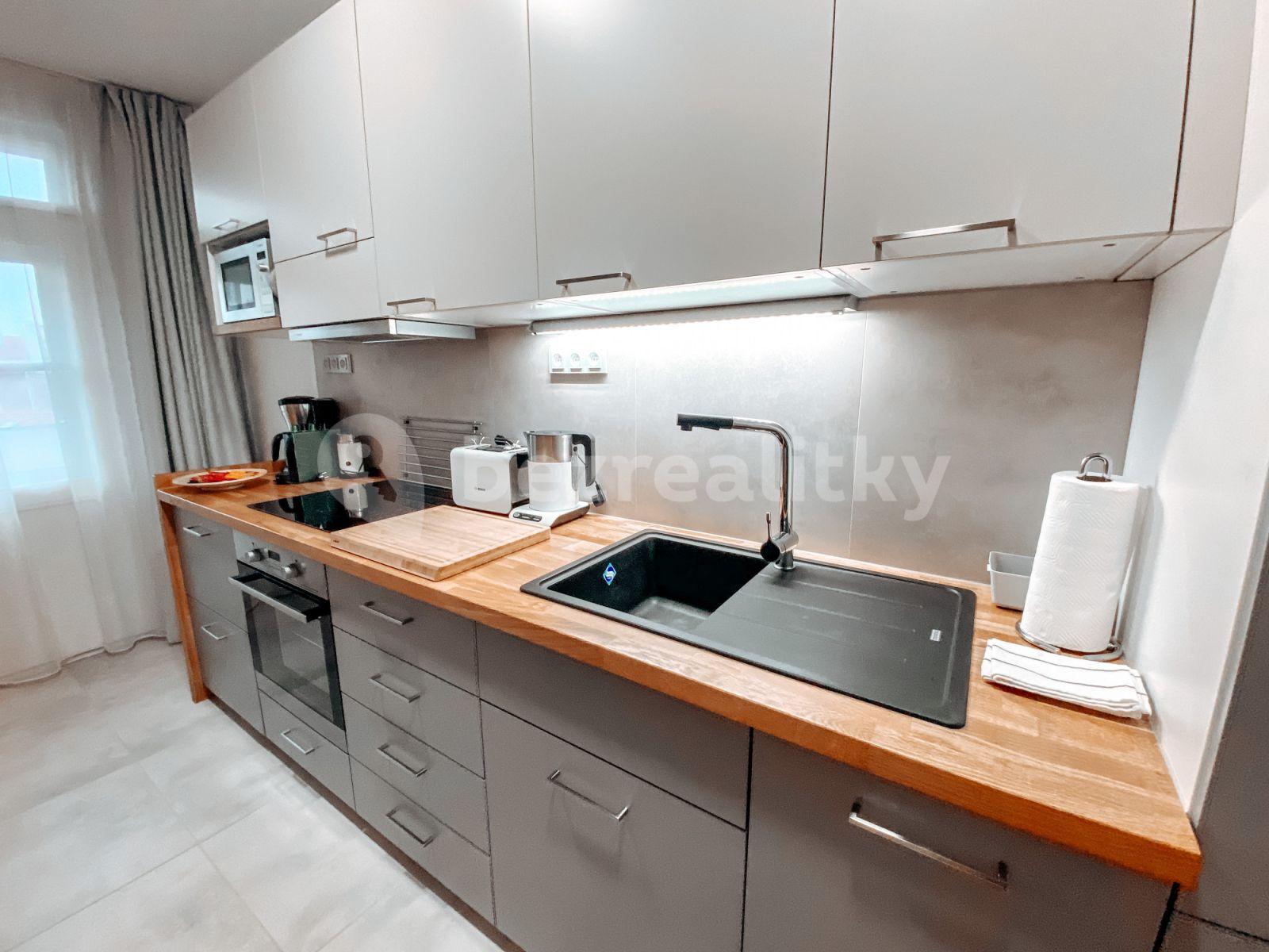 Pronájem bytu 1+kk 46 m², Masná, Praha, Praha