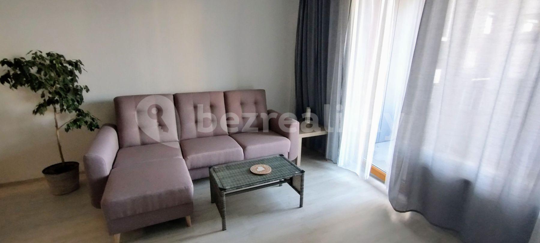 Pronájem bytu 1+kk 60 m², Rorýsová, Praha, Praha