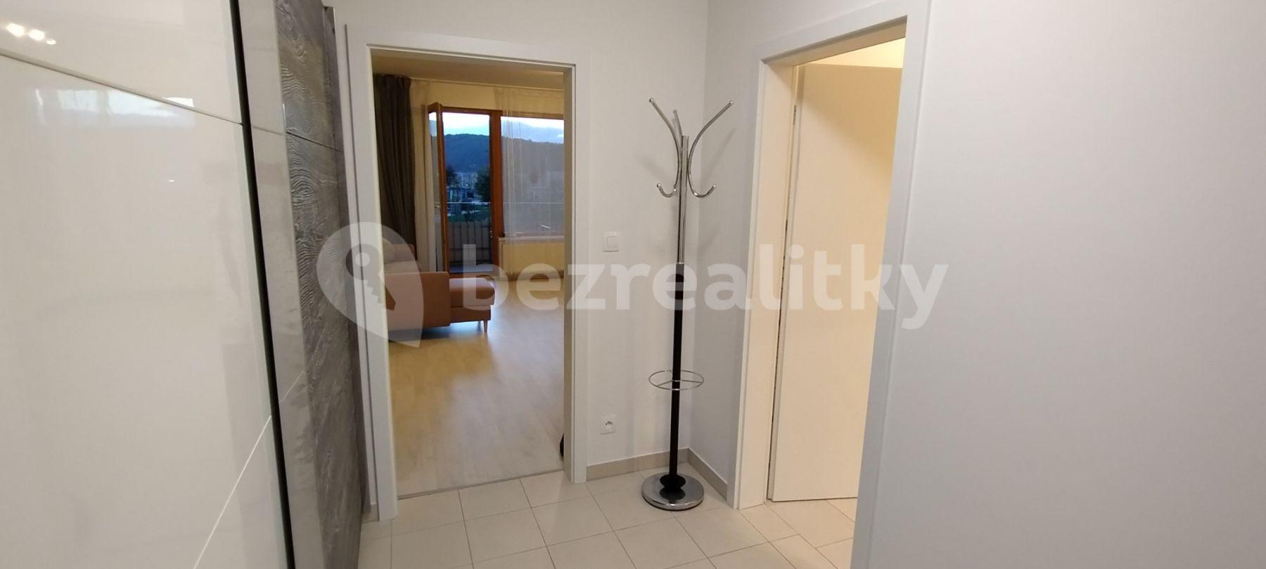 Pronájem bytu 1+kk 60 m², Rorýsová, Praha, Praha