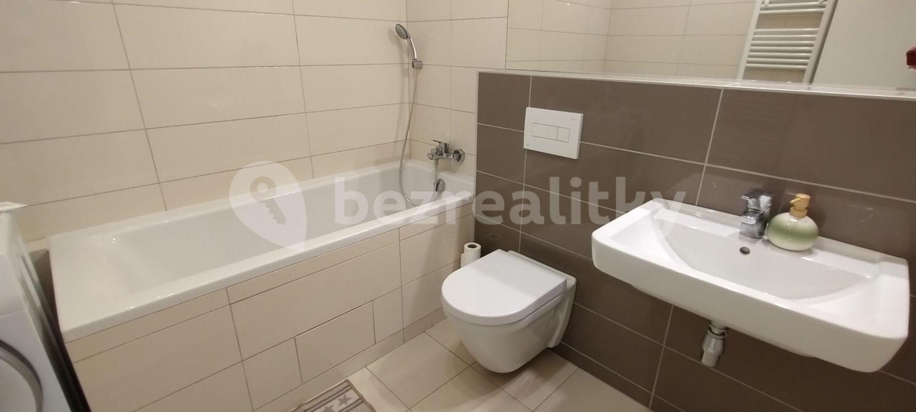 Pronájem bytu 1+kk 60 m², Rorýsová, Praha, Praha