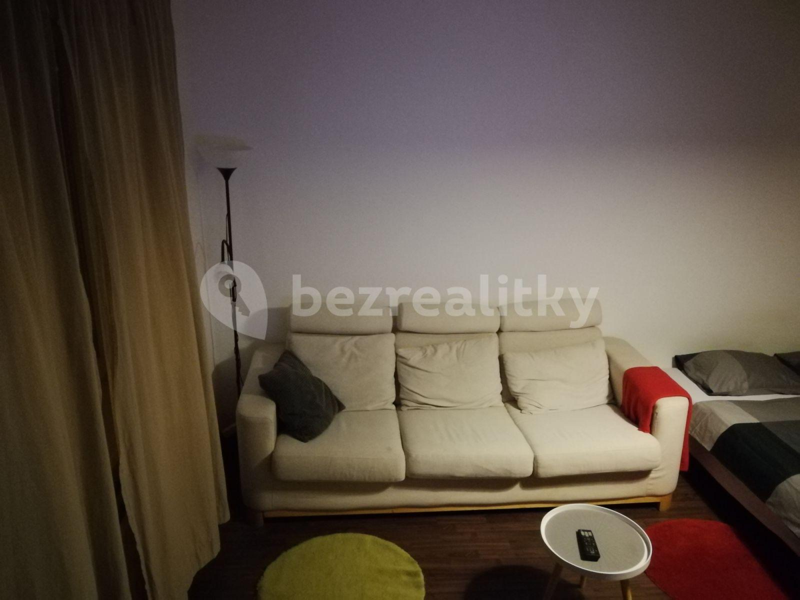 Pronájem bytu 1+1 45 m², Trenčianska, Ružinov, Bratislavský kraj