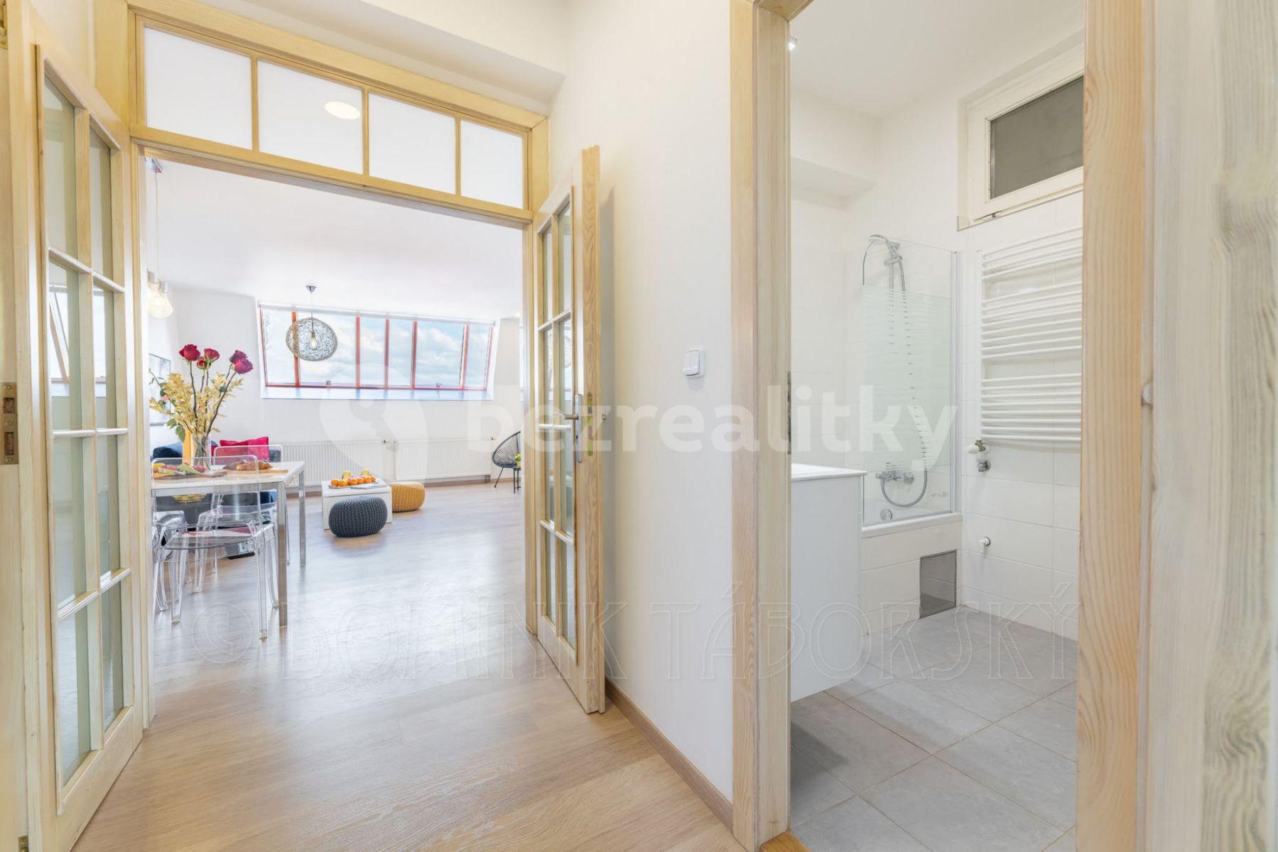 Pronájem bytu 2+1 70 m², Karlova, Praha, Praha